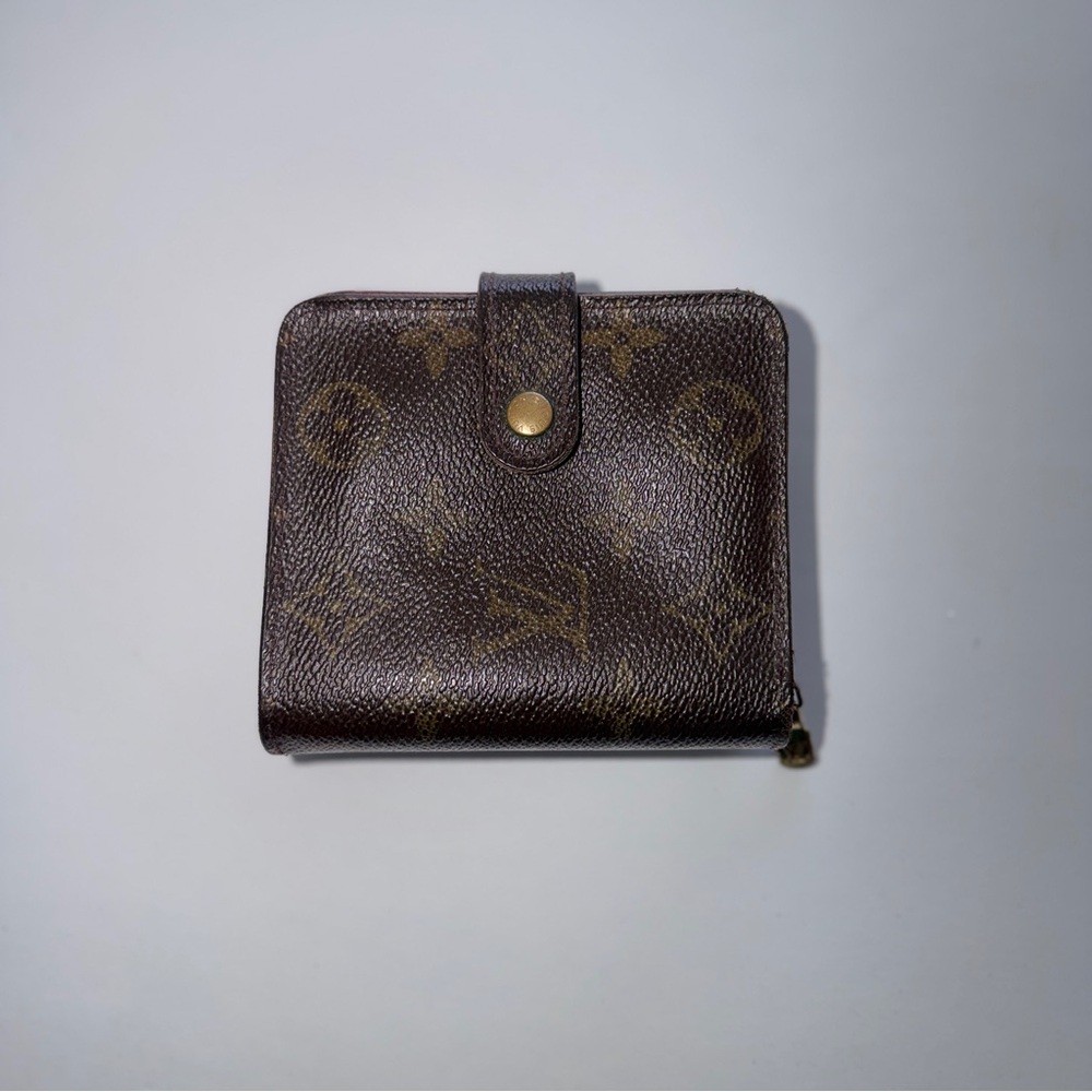 SOLD-Louis Vuitton Compact Zippe Wallet Gently Loved - Picture 3 of 14
